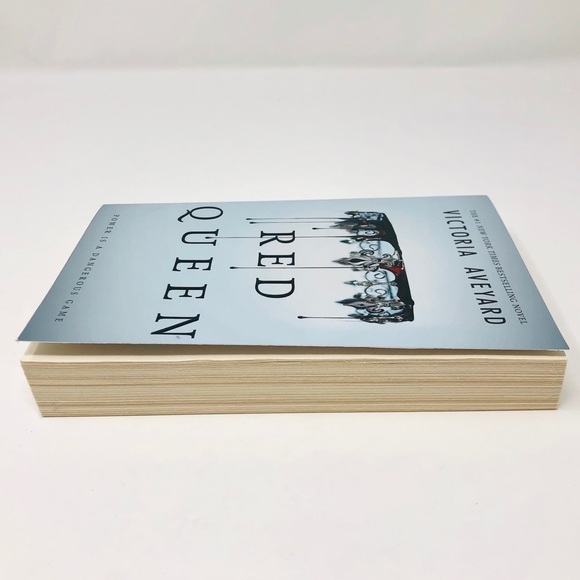 RED QUEEN VICTORIA AVEYARD SOFTCOVER BOOK - Picture 4 of 7